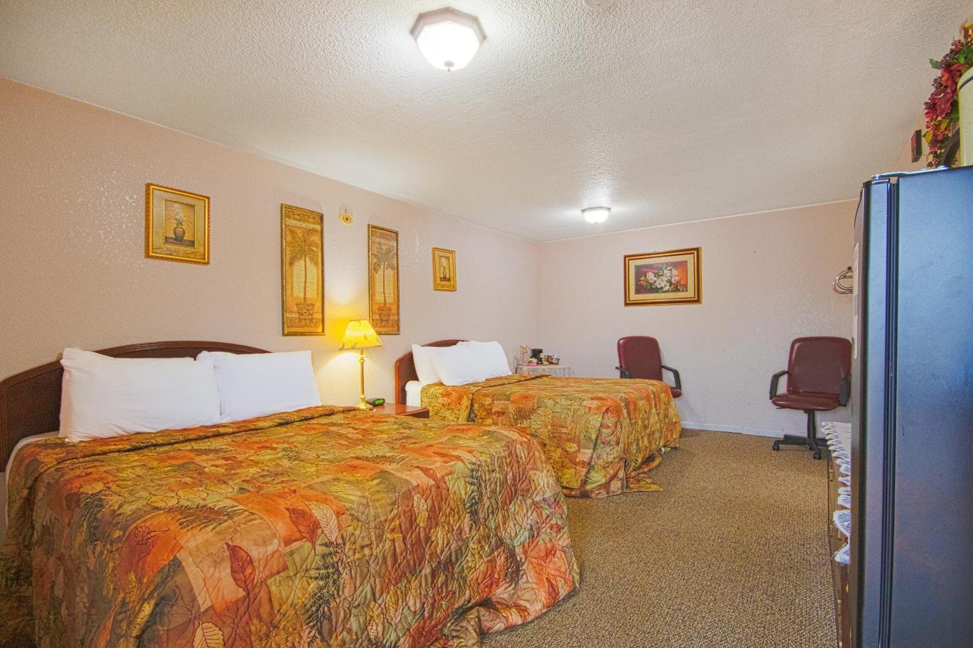 Sunflower Motel Hiawatha By Oyo Exteriör bild
