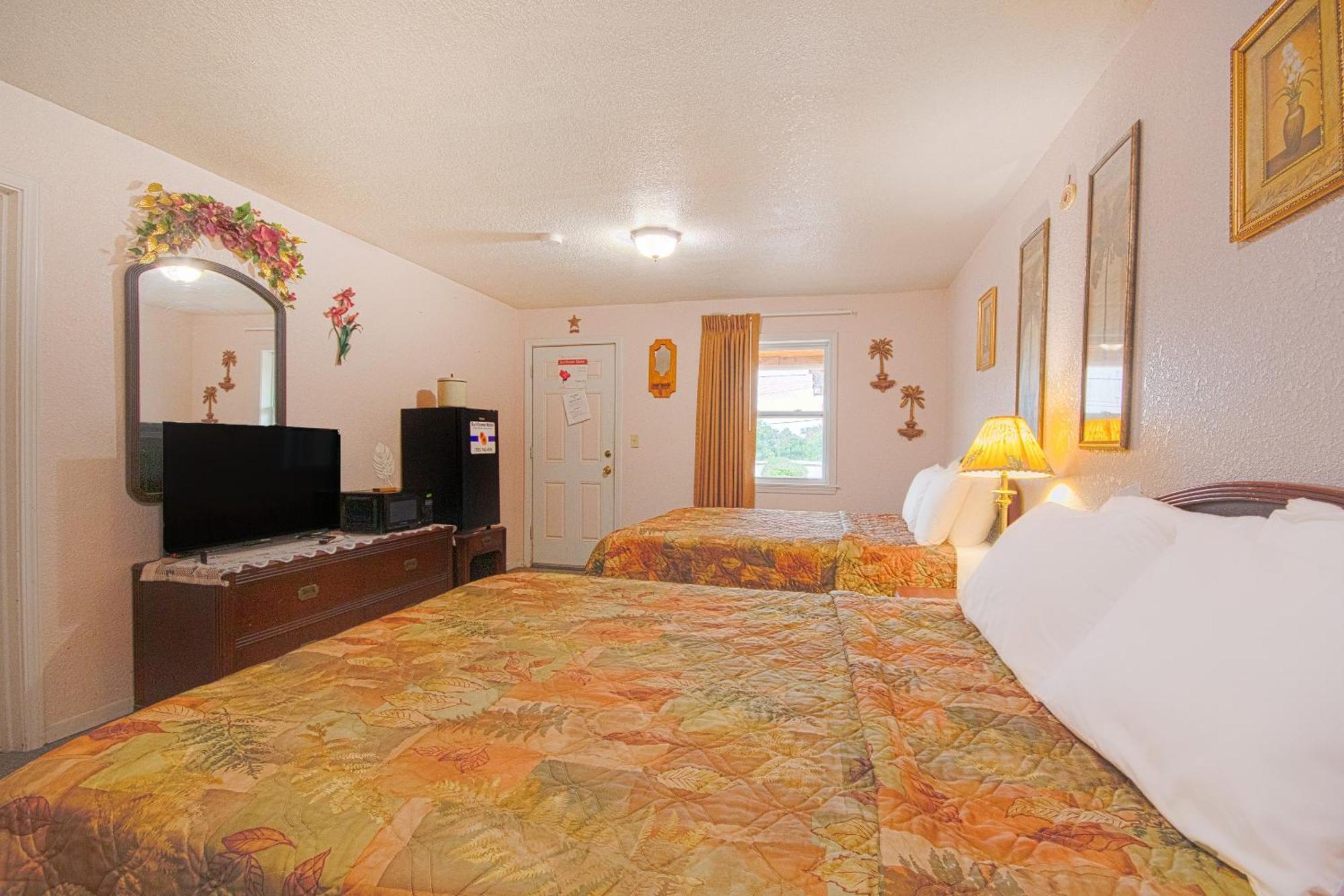 Sunflower Motel Hiawatha By Oyo Exteriör bild