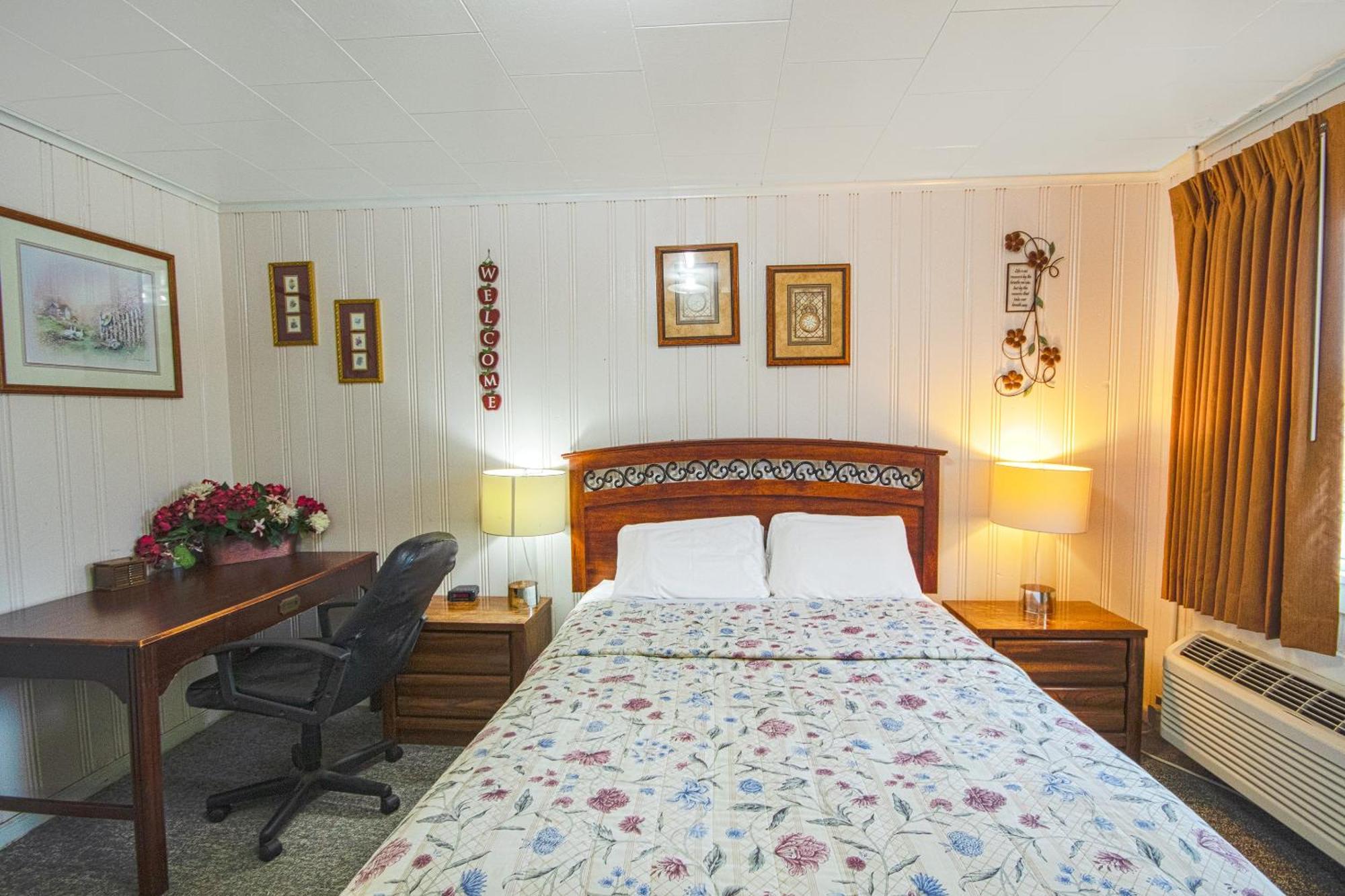 Sunflower Motel Hiawatha By Oyo Exteriör bild
