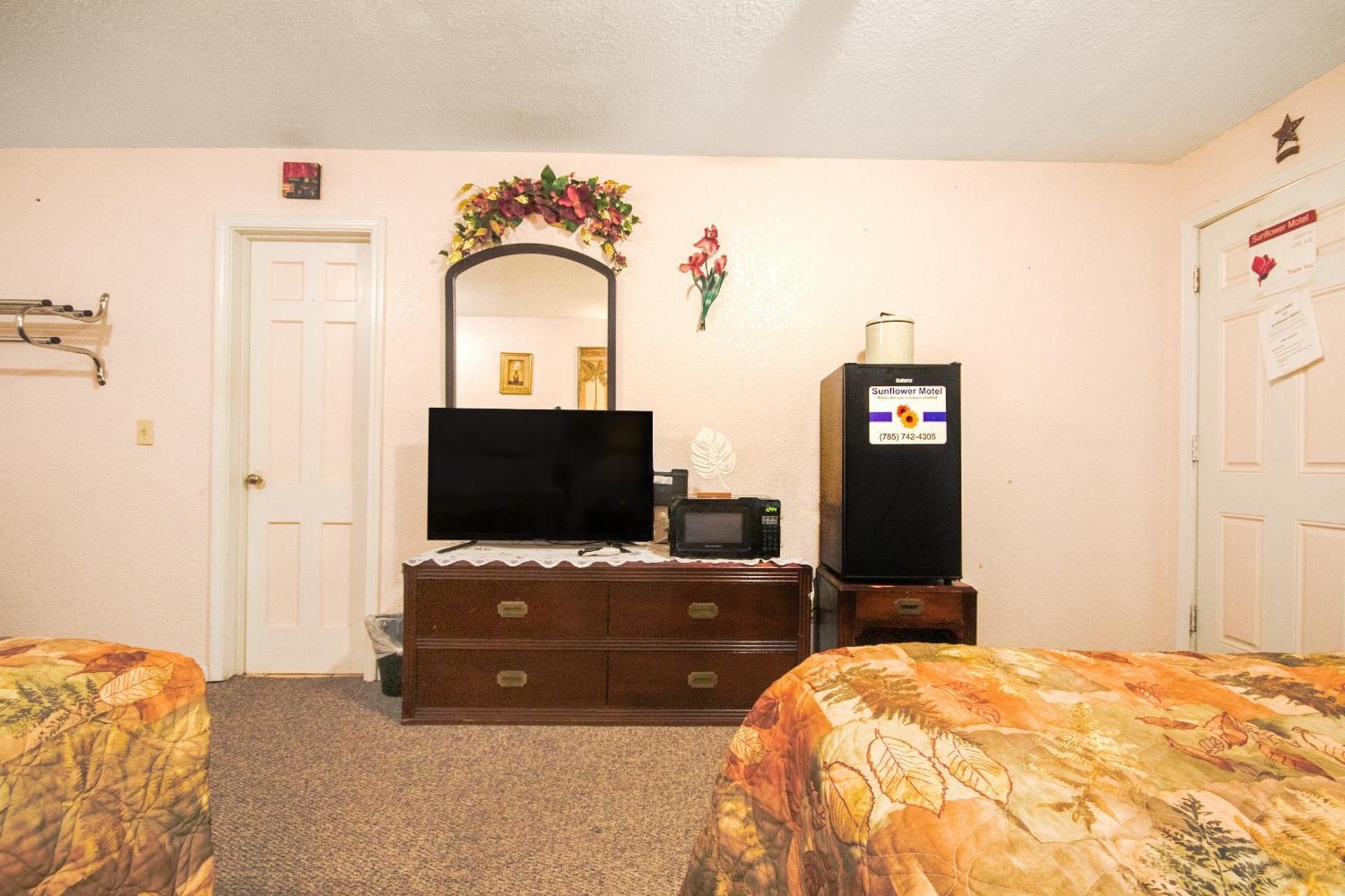 Sunflower Motel Hiawatha By Oyo Exteriör bild